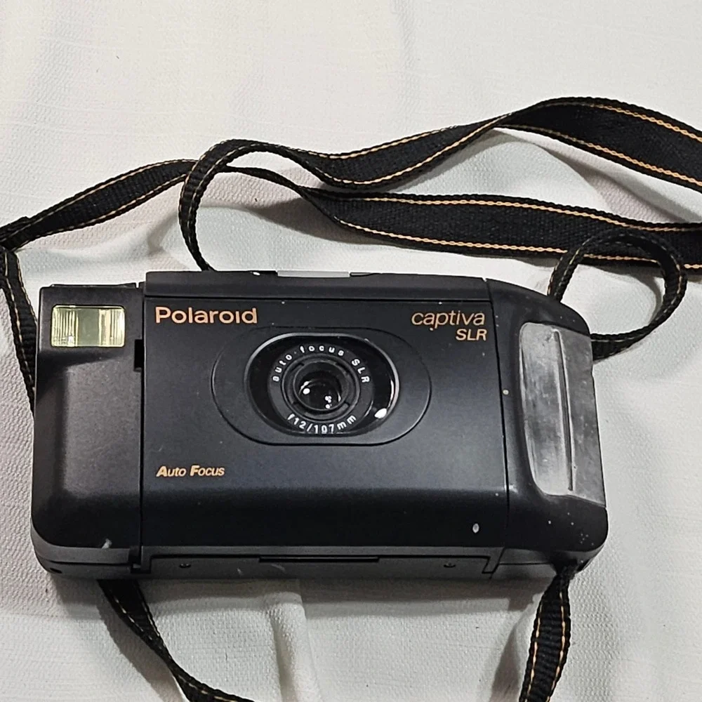 Polaroid Captiva SLR Auto Focus 95 Instant Film Camera‎ with Strap